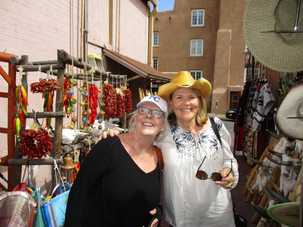 Beth Langer & Mary Uhe shopping on the plaza